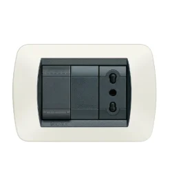Living int placca 3p plastica bianco satinato - bticino.