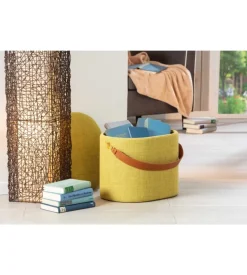 Poltrone E Pouf-Pouf giallo con contenitore e maniglia in ecopelle, 42x30x36cm