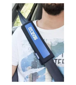 Sparco Set coprivolante e passacintura colore nero e blu Hot